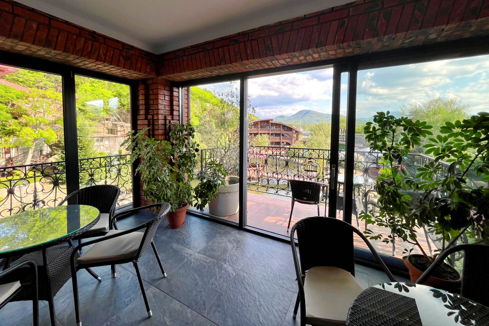 Джуниор Сюит 4*