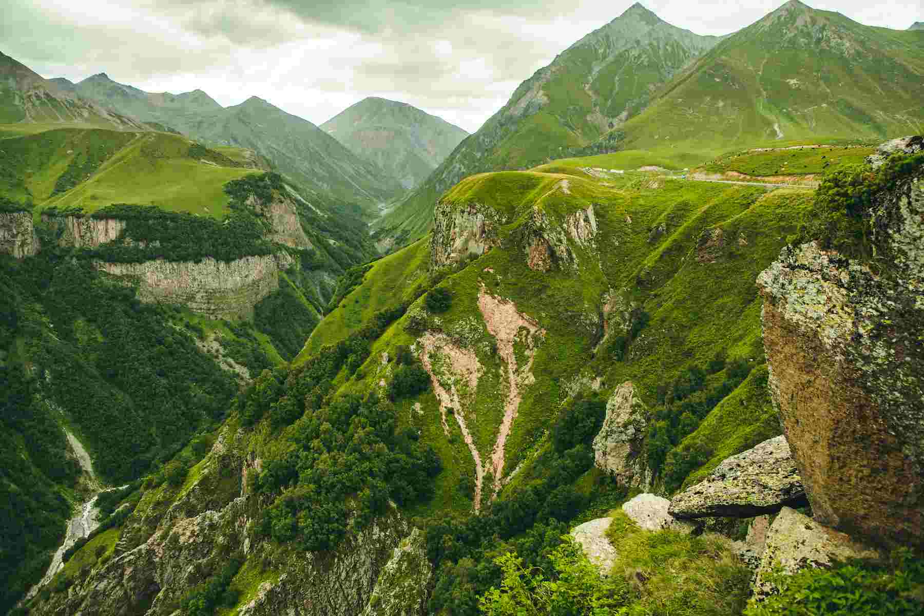 beautiful-landscape-photography-with-caucasus-mountains-georgia (1) (1).jpg beautiful-landscape-photography-with-caucasus-mountains-georgia (1) (1).jpg