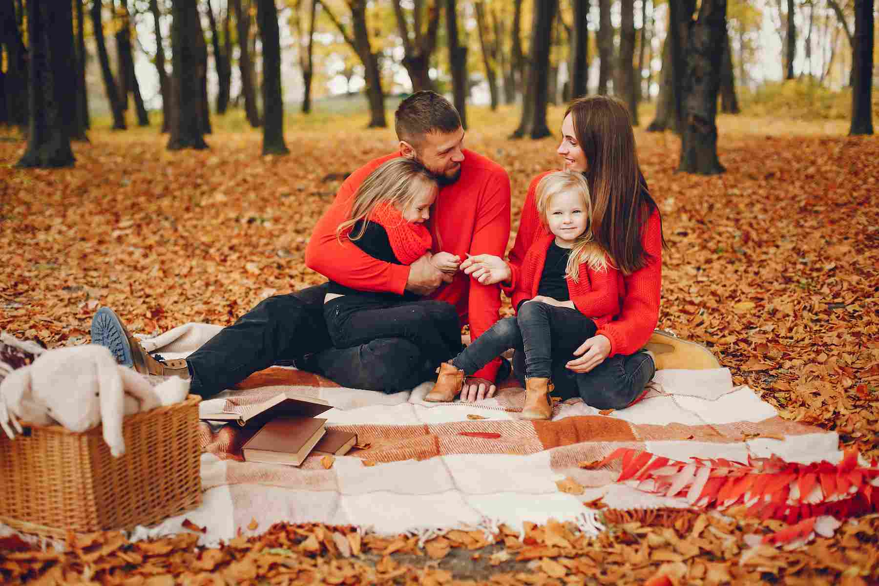 family-with-cute-kids-autumn-park (2) (1).jpg family-with-cute-kids-autumn-park (2) (1).jpg